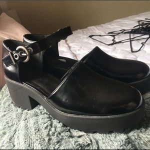 Black platforms heels 🔮